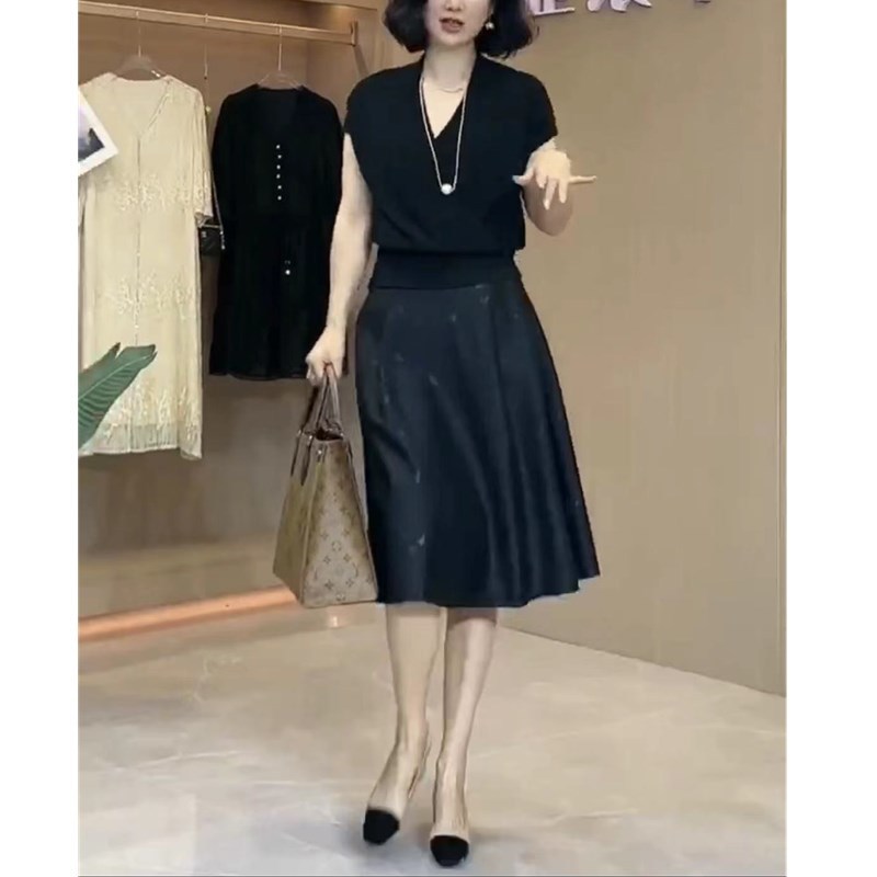 日本coss koko夏季新款色v领打底衫时尚半身中裙女显瘦潮