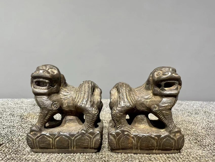青石雕刻狮子一对貔貅麒麟案头摆件居家收藏复古陈设古玩新品包邮