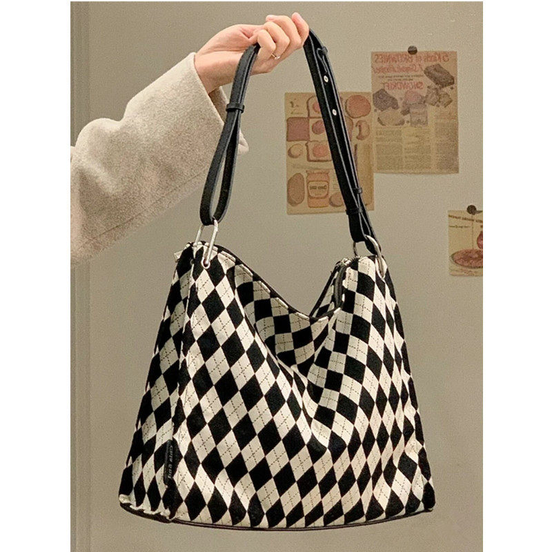 新款菱格包包大容量时尚质感单肩包腋下包通勤高级感格子托特包女