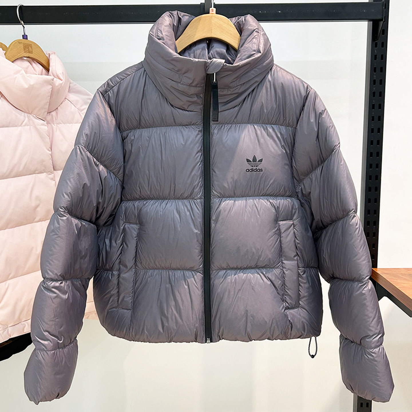 Adidas阿迪达斯三叶草女子冬季立领防风运动休闲短款羽绒服IY2374