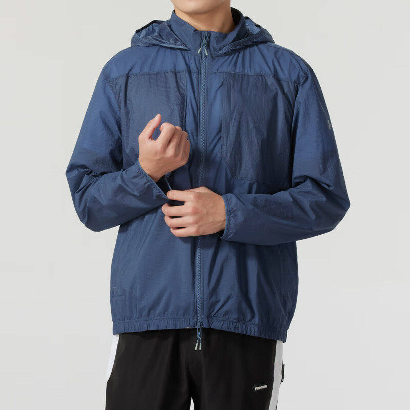 安德玛UA男子外套LAUNCH越野梭织连帽防风休闲运动夹克 1383243,运动服/休闲服装,运动茄克/外套,淘宝优惠券,粉丝福利购,淘宝优惠卷