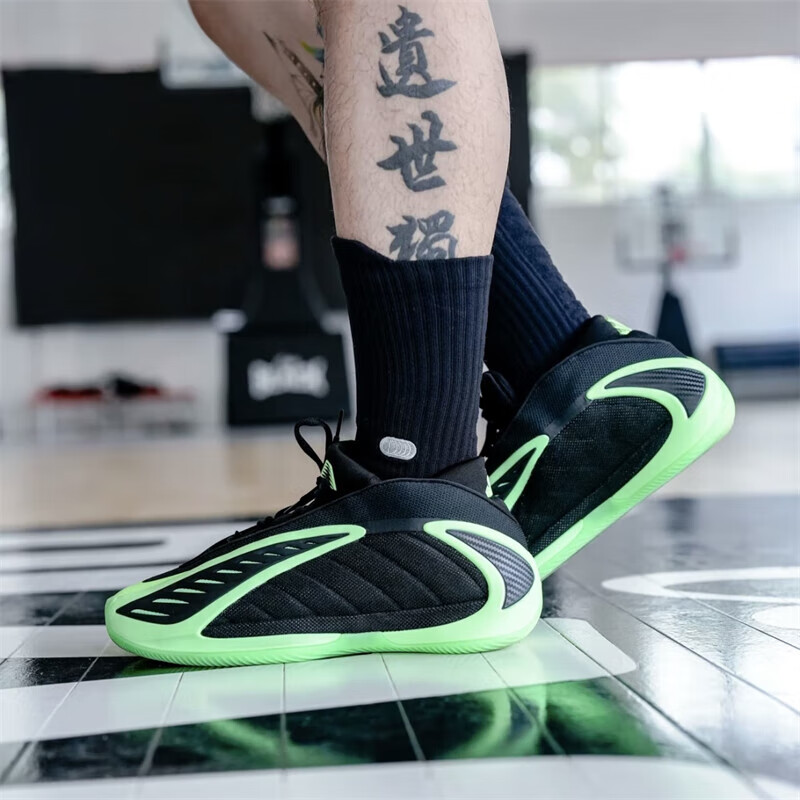 阿迪达斯篮球鞋男款减震运动鞋