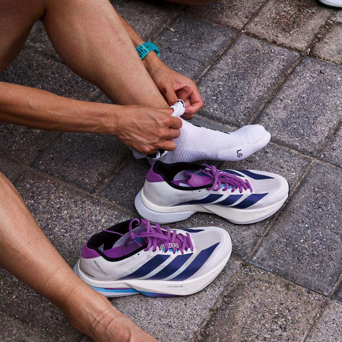 Adidas阿迪达斯跑步鞋女款25冬缓震竞训玻纤柱运动鞋JS4953,运动鞋new,跑步鞋,淘宝优惠券,粉丝福利购,淘宝优惠卷