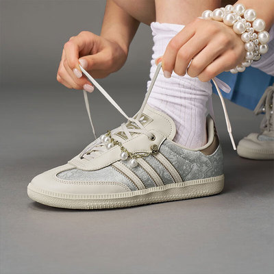 阿迪达斯男女运动休闲鞋