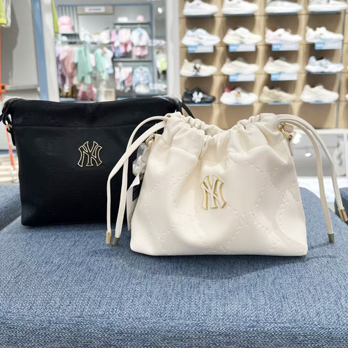 MLBNY老花金属LOGO斜挎女包