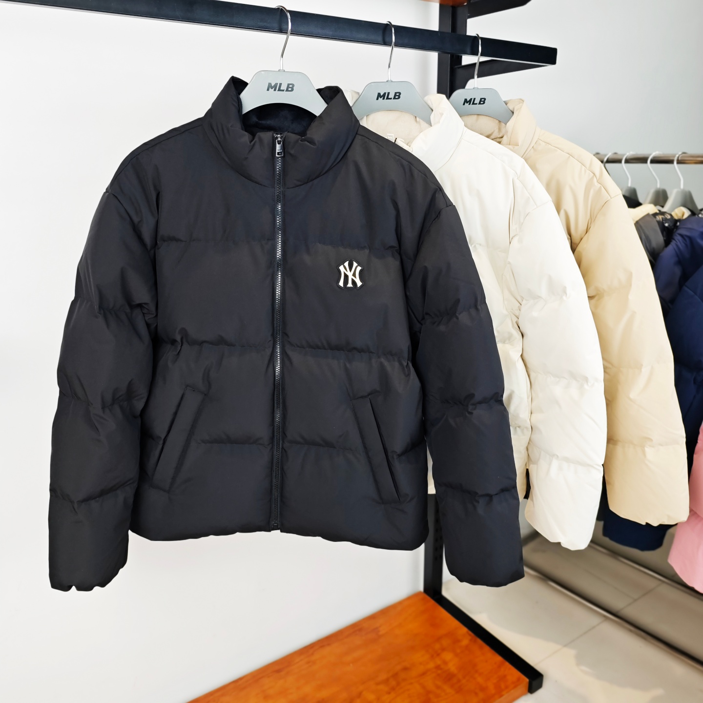 MLB防水防泼水立领情侣款羽绒服