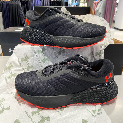 安德玛UA运动跑步鞋缓震保暖女款