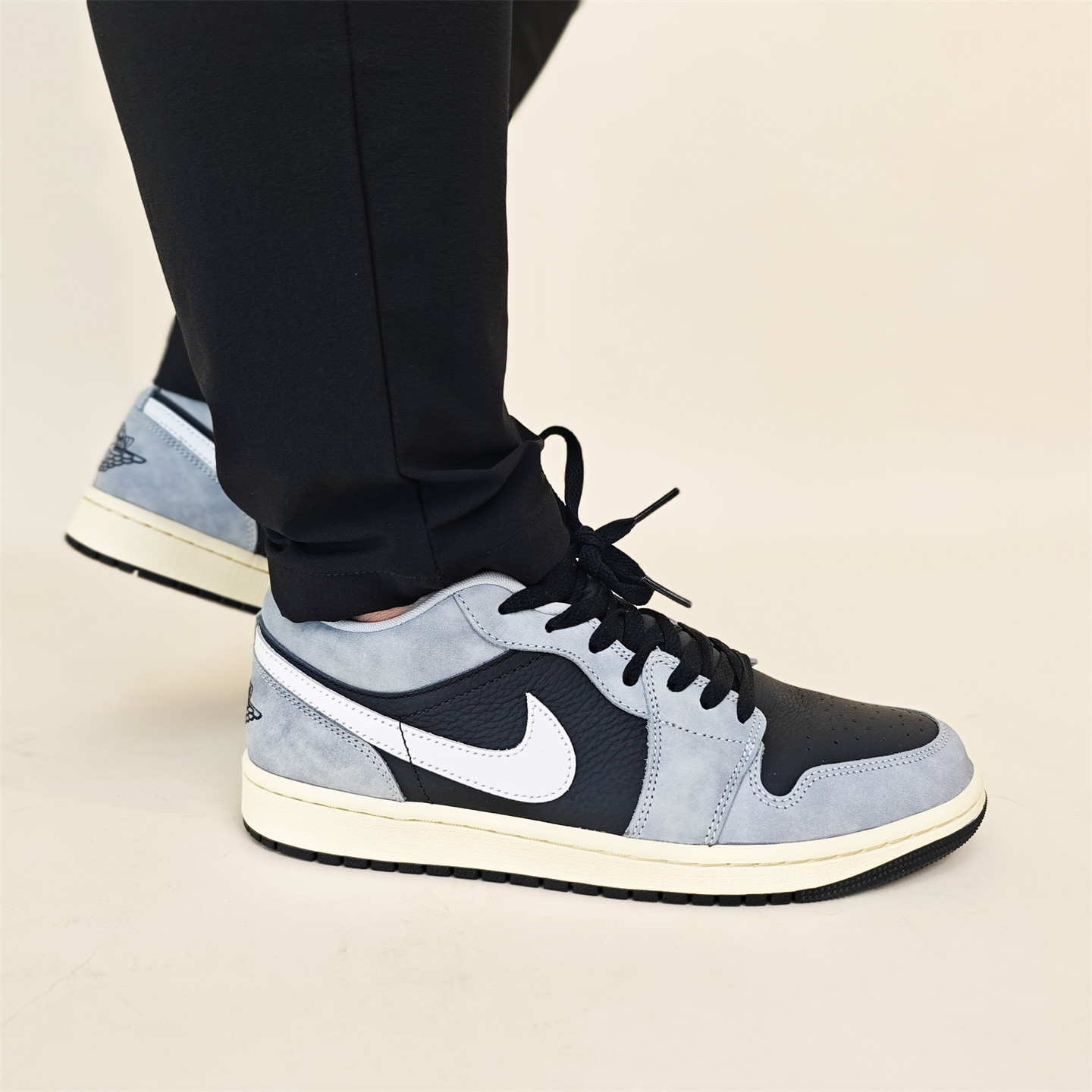 耐克乔丹JORDAN男子AJ1板鞋25秋季新款低帮复古休闲运动鞋 HQ2010