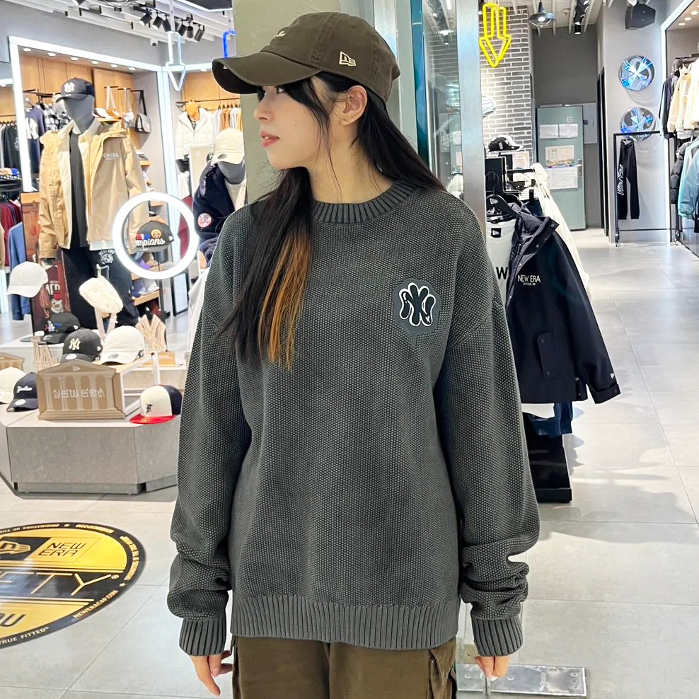 纽亦华运动毛衣针织线衣