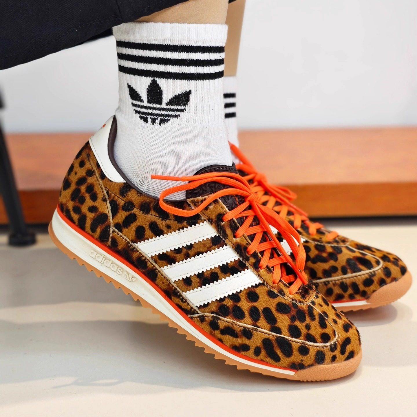 adidas阿迪达斯三叶草女鞋25新款仿马毛豹纹低帮休闲运动鞋JI0189,运动鞋new,运动休闲鞋,淘宝优惠券,粉丝福利购,淘宝优惠卷