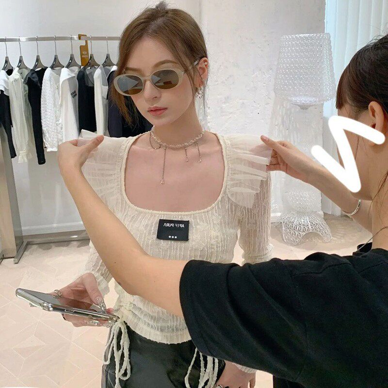 프렌치 레트로 스퀘어 넥 긴 소매 티셔츠 여성용 짧은 슬림 피트 프릴 디자인 틈새 DRAWSTRING BOTTOMING SHIRT