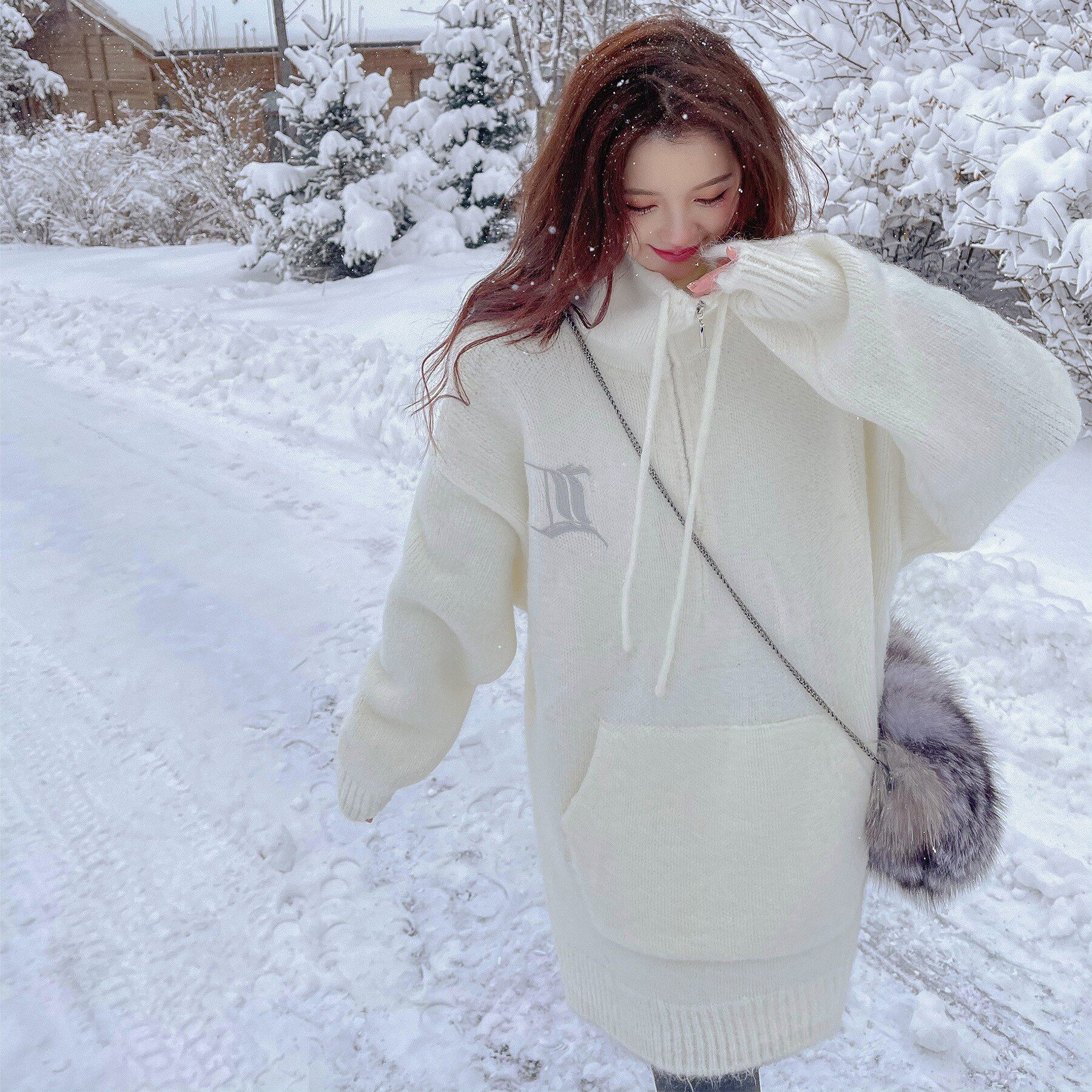 가슴이 있는 여성용 가을 겨울 스웨터 핑크색 게으른 스타일 고급 루즈한 중간 길이 풀오버 스탠드 칼라 니트 탑