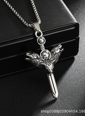 北欧跨境复古个性三头狼十字剑项链男女潮流个性百搭吊坠挂件配饰