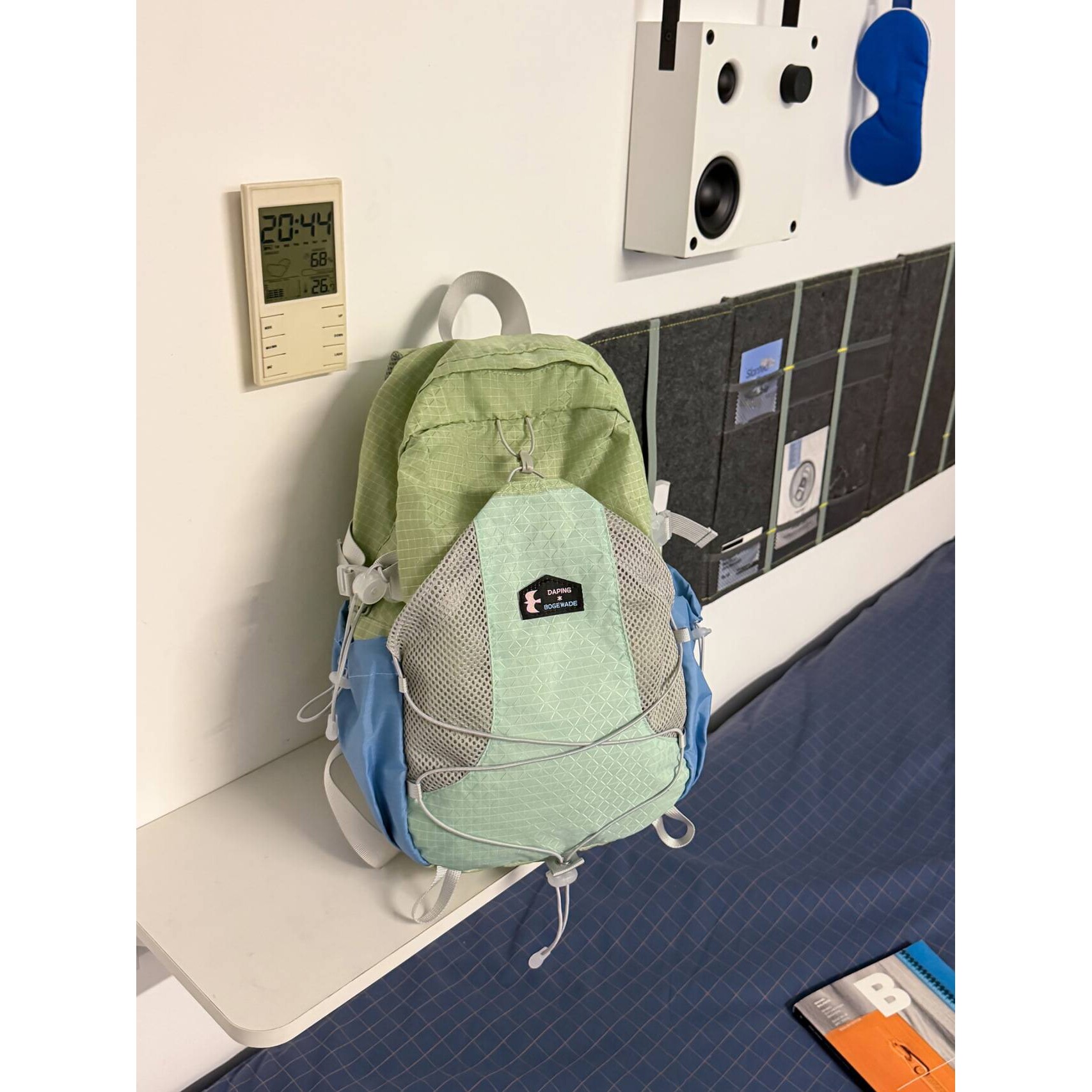 官方正品学生通勤书包轻量化登山背包双肩包户外双肩包多功能运动