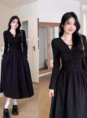 大码微胖mm初秋新款高腰V领黑色连衣裙女韩版时尚赫本风a字长裙子