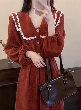 法式灯芯绒红色连衣裙秋冬新款大码胖MM赫本风收腰遮肚显瘦打底裙