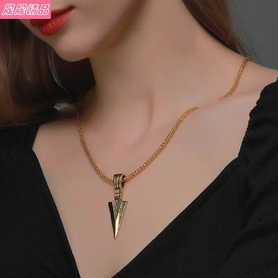 Vintage Metal neck ornaments Men's Triangle Pendant Neck