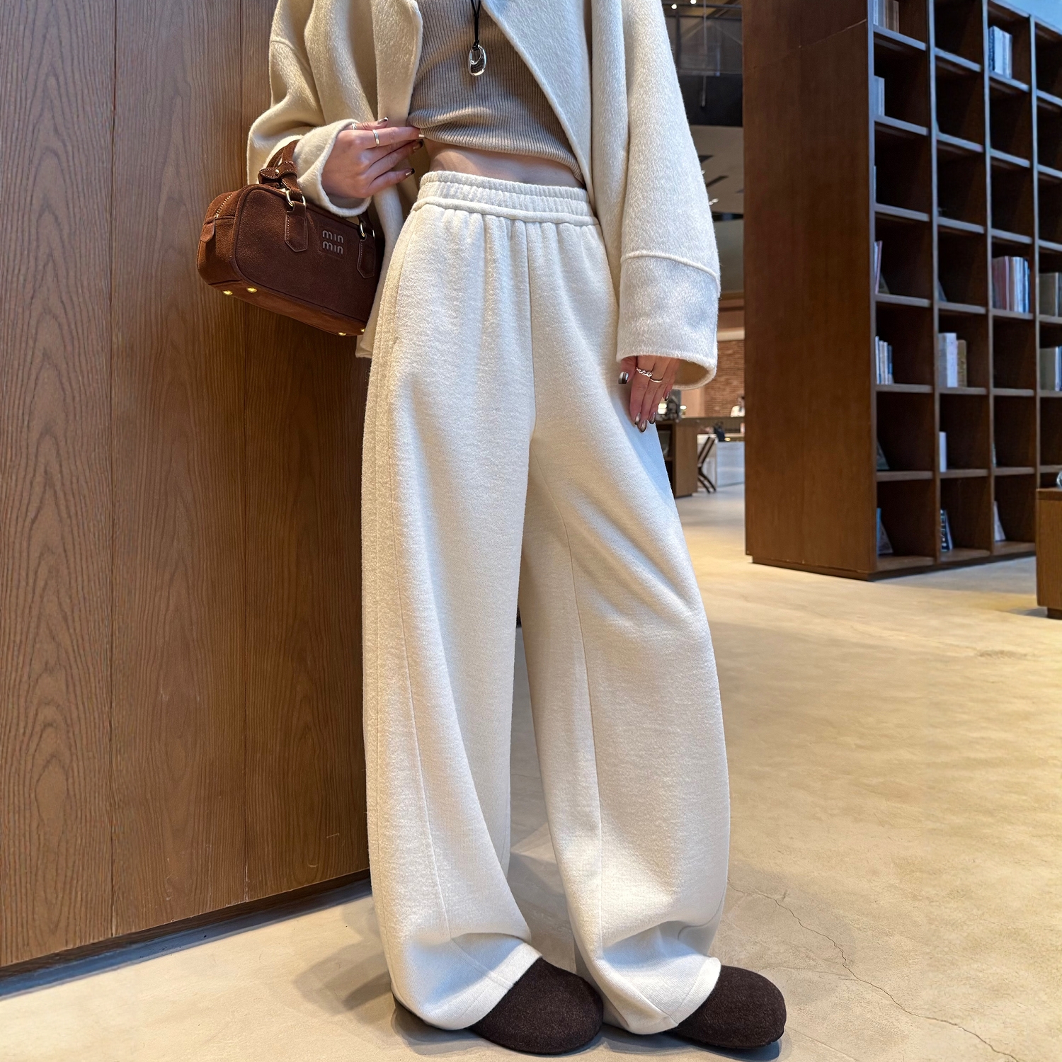阔腿裤女秋冬白色卫裤垂感糯米裤