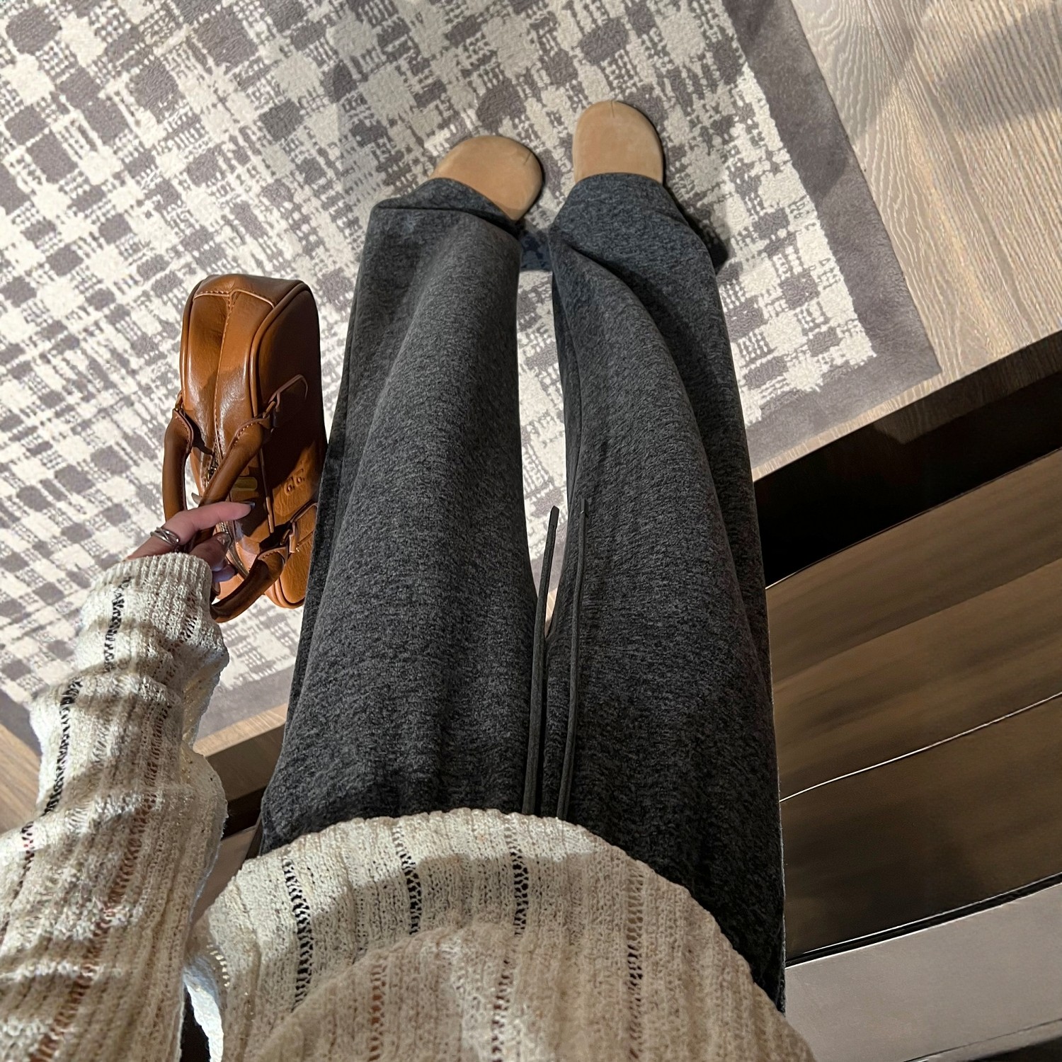 黑灰色糯米裤子女秋冬加厚高腰垂坠慵懒风针织羊毛直筒遛弯阔腿裤,女装/女士精品,休闲裤,淘宝优惠券,粉丝福利购,淘宝优惠卷