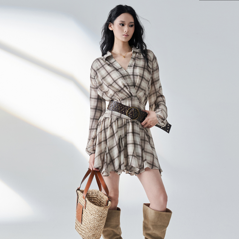 v领格子荷叶边网纱连衣裙