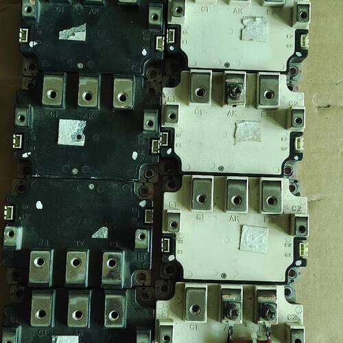 模块 CM300YE2P-12F  CM300YE2N-