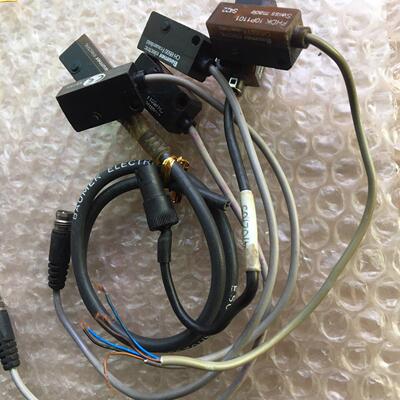 德国堡盟光电传感器FHDK 10P5101/S35A