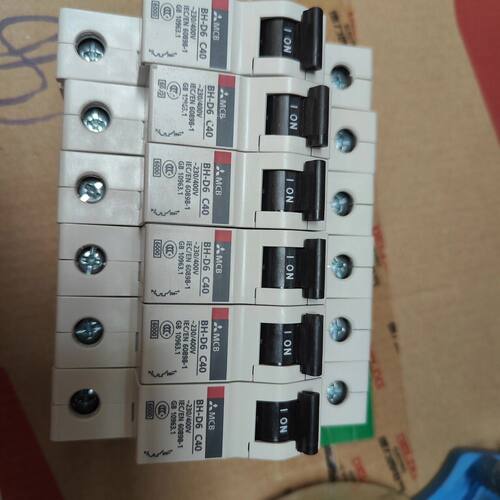 断路器BH-D6 C40  型号齐全 具体见图。