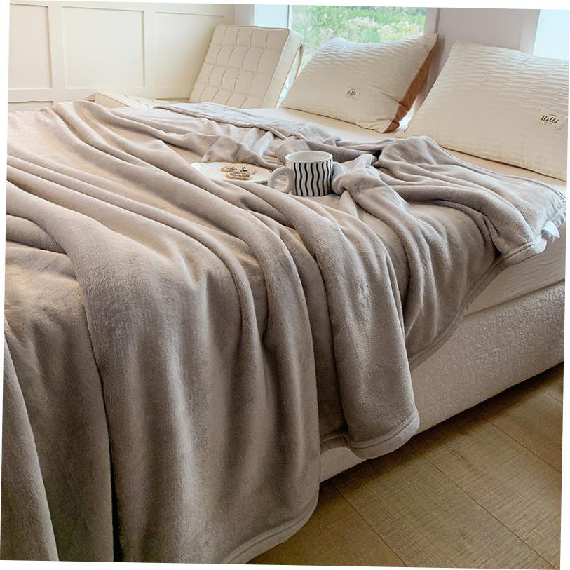 New flannel blanket nap blanket Class a office blanket 毛毯