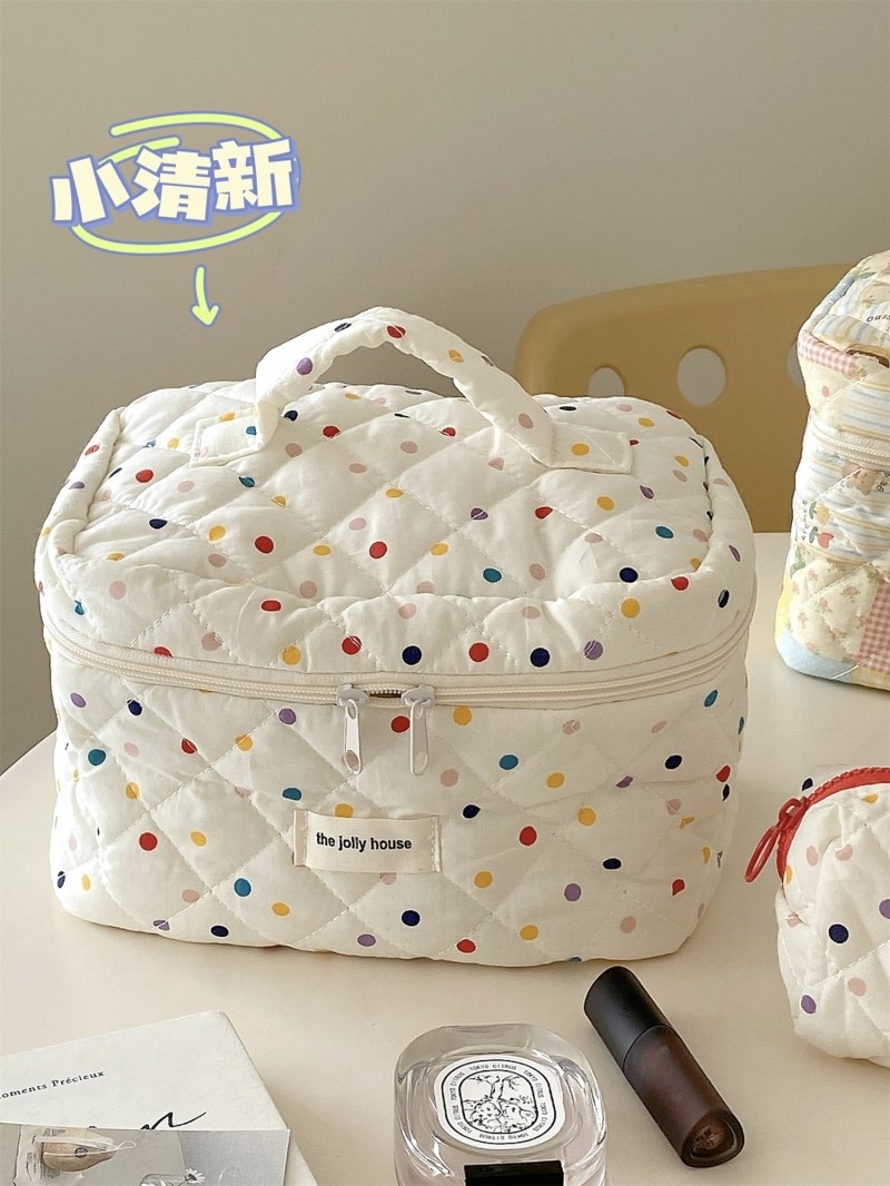 化妆包女大容量2026新款化妆品收纳袋便携高级旅行洗漱包收纳包包