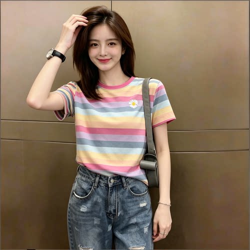 清新彩虹条纹刺绣短袖T恤女