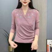 交叉领简约时尚 妈妈装 纯色烫钻小花洋气长袖 早秋新款 百搭打底衫