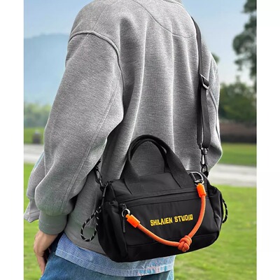 新款斜挎包男生轻便通勤单肩包