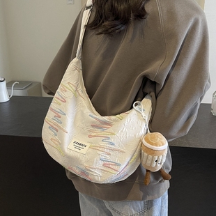 夏季休闲大容量包包女新款时尚流行帆布单肩包学生通勤斜挎饺子包