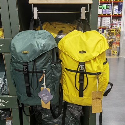 UNICARE复古防水双肩包户外旅行登山防水易收纳轻便耐磨