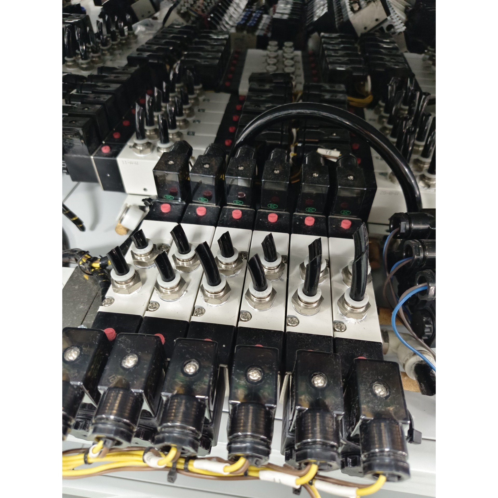 电磁阀 气控阀 气动阀12v 220v,有4V230C议价产品