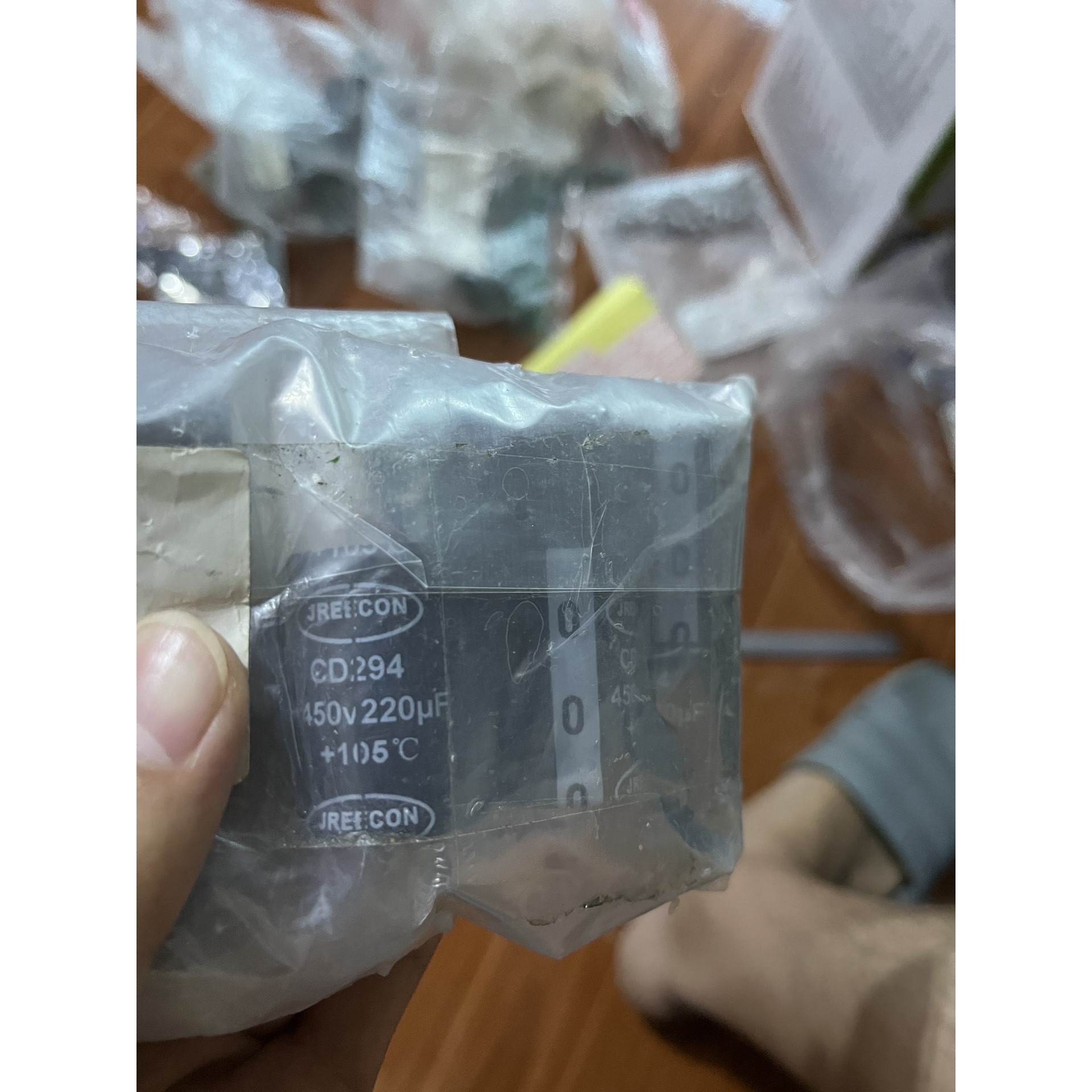 450v220uf电容 400V220UF日本黑金刚 25*议价产品