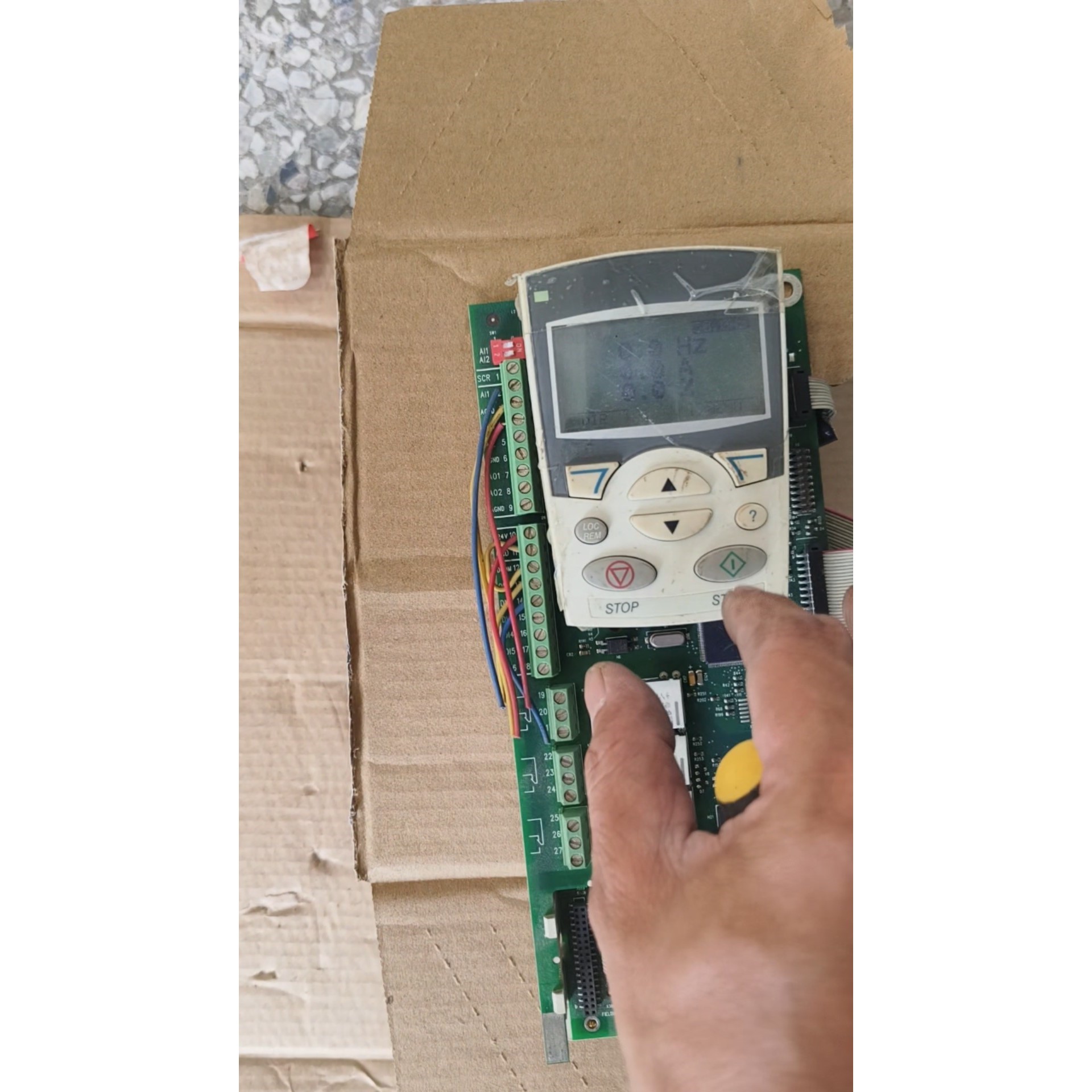 变频器   ACS510-01-017A-4  7.5议价产品