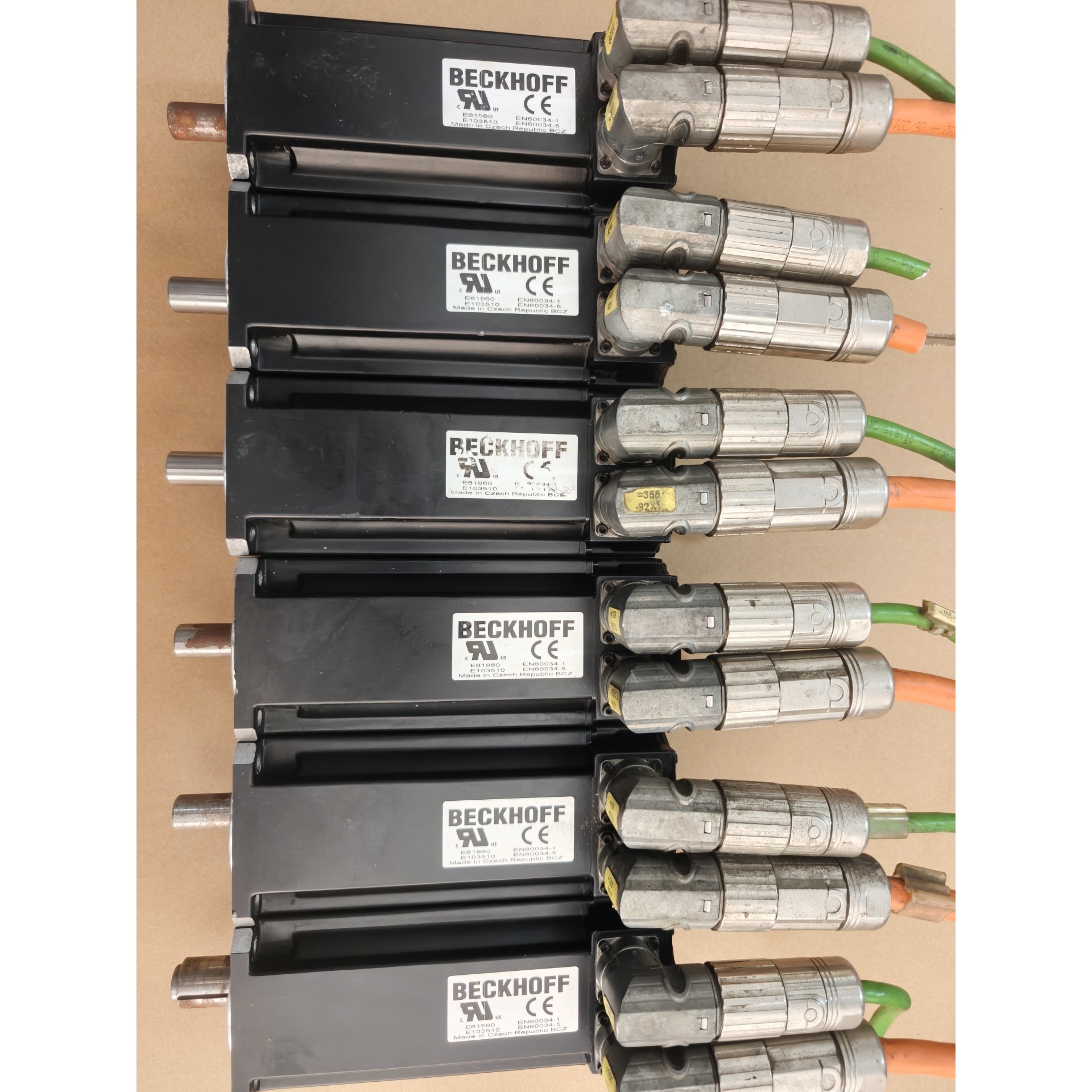 倍福伺服电机AM3033-0E40-0000  1.1KW议价产品