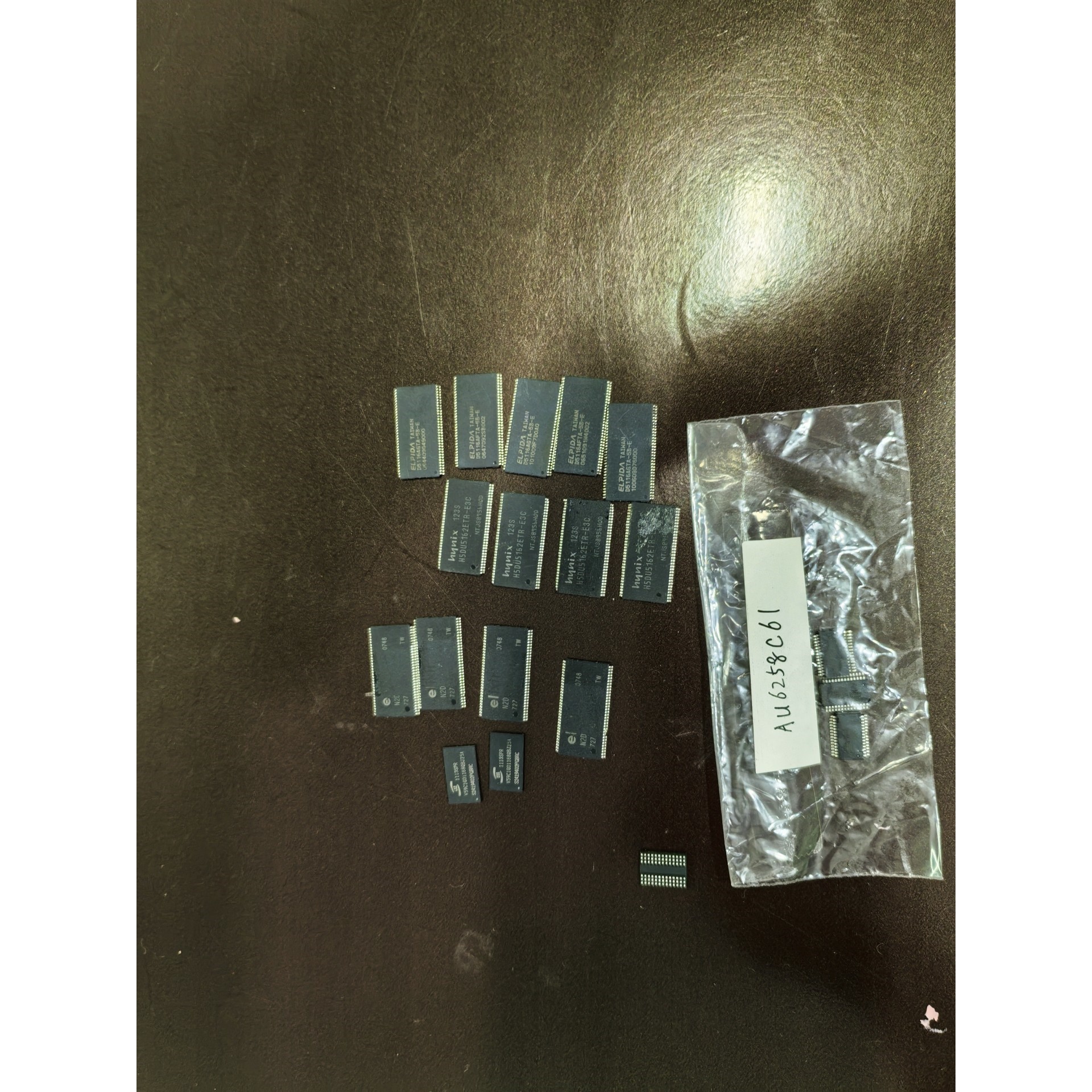 N2DS12816F,4个,全新原装 H5DU5162ETR议价产品