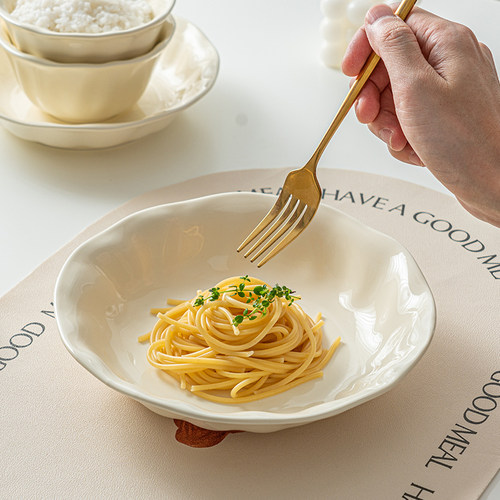 维马仕陶瓷花型奶油色8英寸深盘