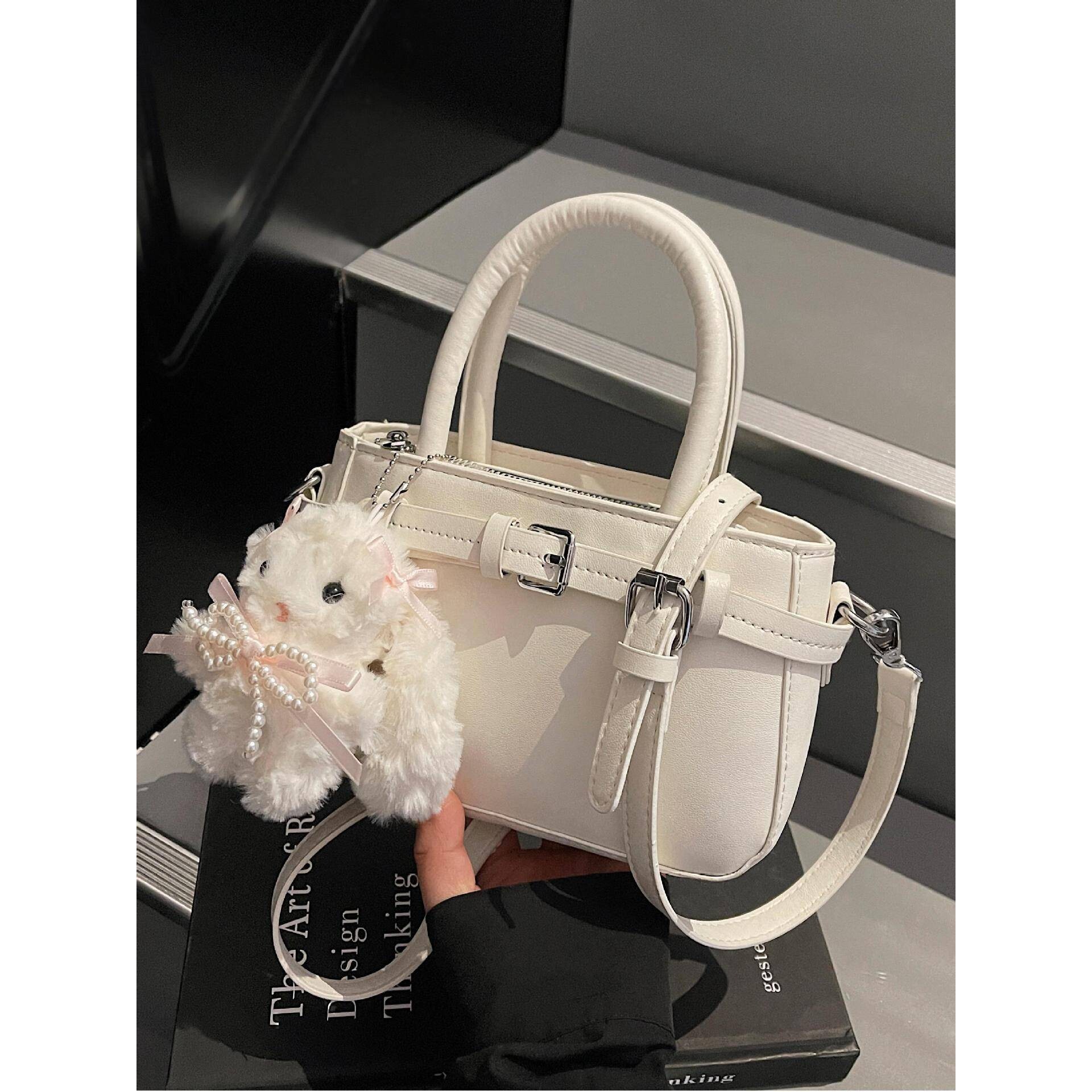 高档品牌手提包包女式2026新款韩版小众单肩包超火简约休闲斜挎小