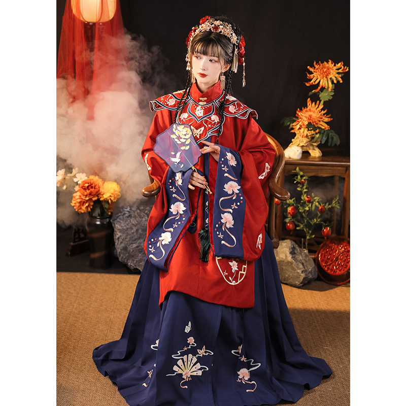 汉虞葵原创汉服女明制立领长袄全套花嫁云肩马面裙婚服风秋怎么看?