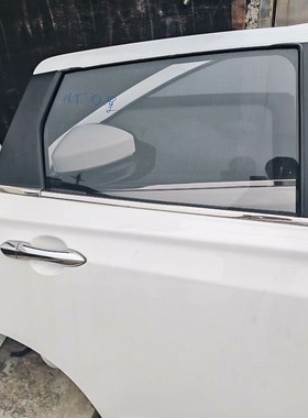 议价【启辰T70右后门总成】拆车件，白色，带玻璃和内饰板，功