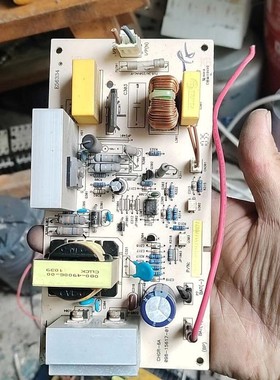 议价UPS充电板，型号CHGR-6A，实物拍摄，拆