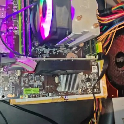 议价X79主板，带挡板，实物拍摄，成色如图，带E5-2630CP