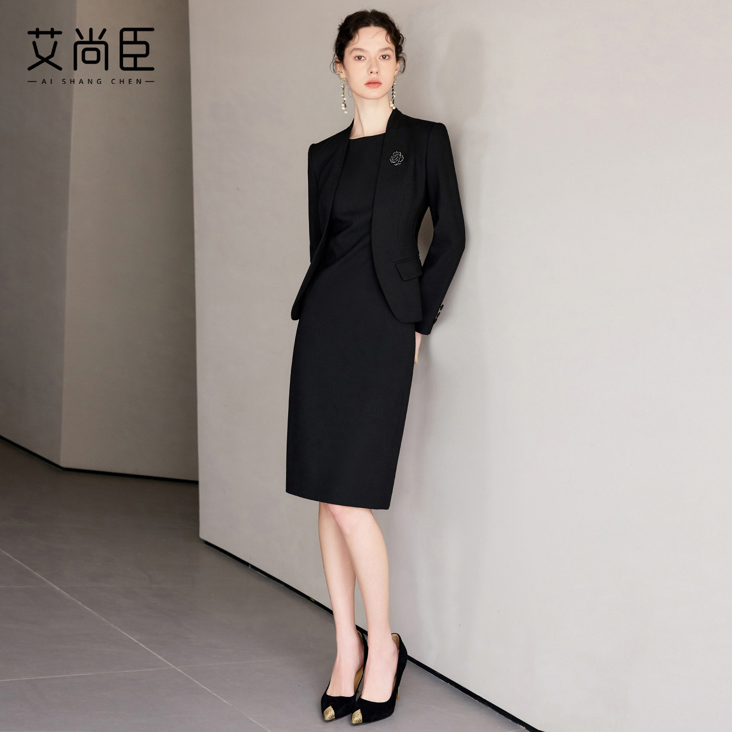 艾尚臣黑色西装外套女早秋气质名媛轻职场正装青果领商务西服套装