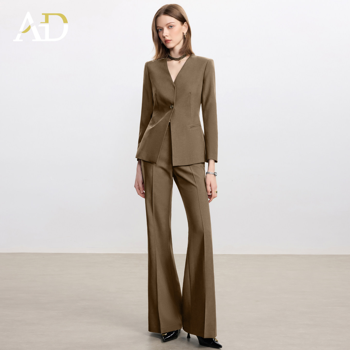 AD卡其色职业套装女秋冬季气质小香风百搭西装阔腿裤高级感正装