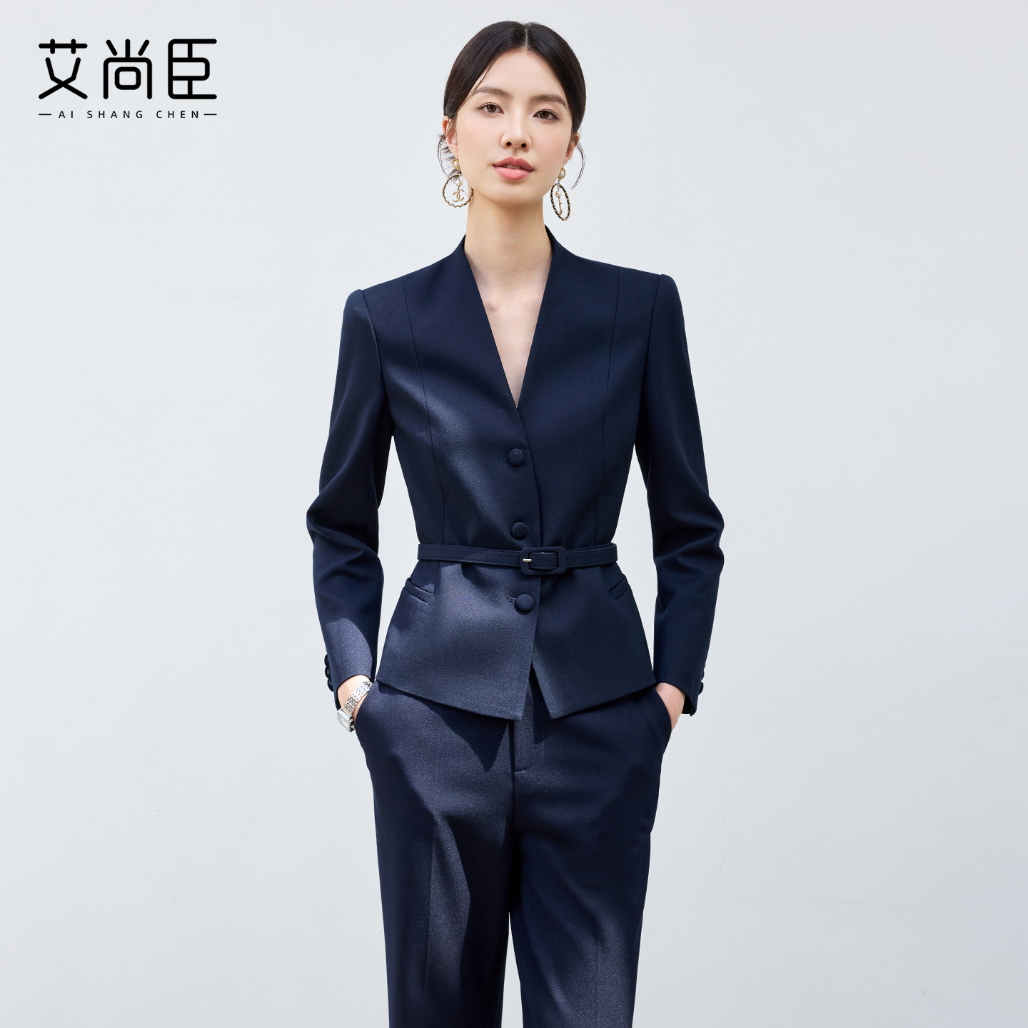 艾尚臣2025新款藏青色时尚套装V领显瘦酒店前台职业装气质工作服