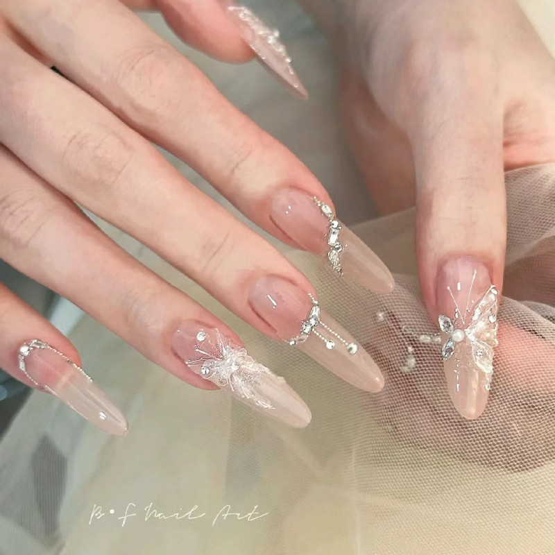 纯手工美甲贴片奢华高级感手绘蝴蝶裸色假指甲成品新娘孕妇穿戴甲