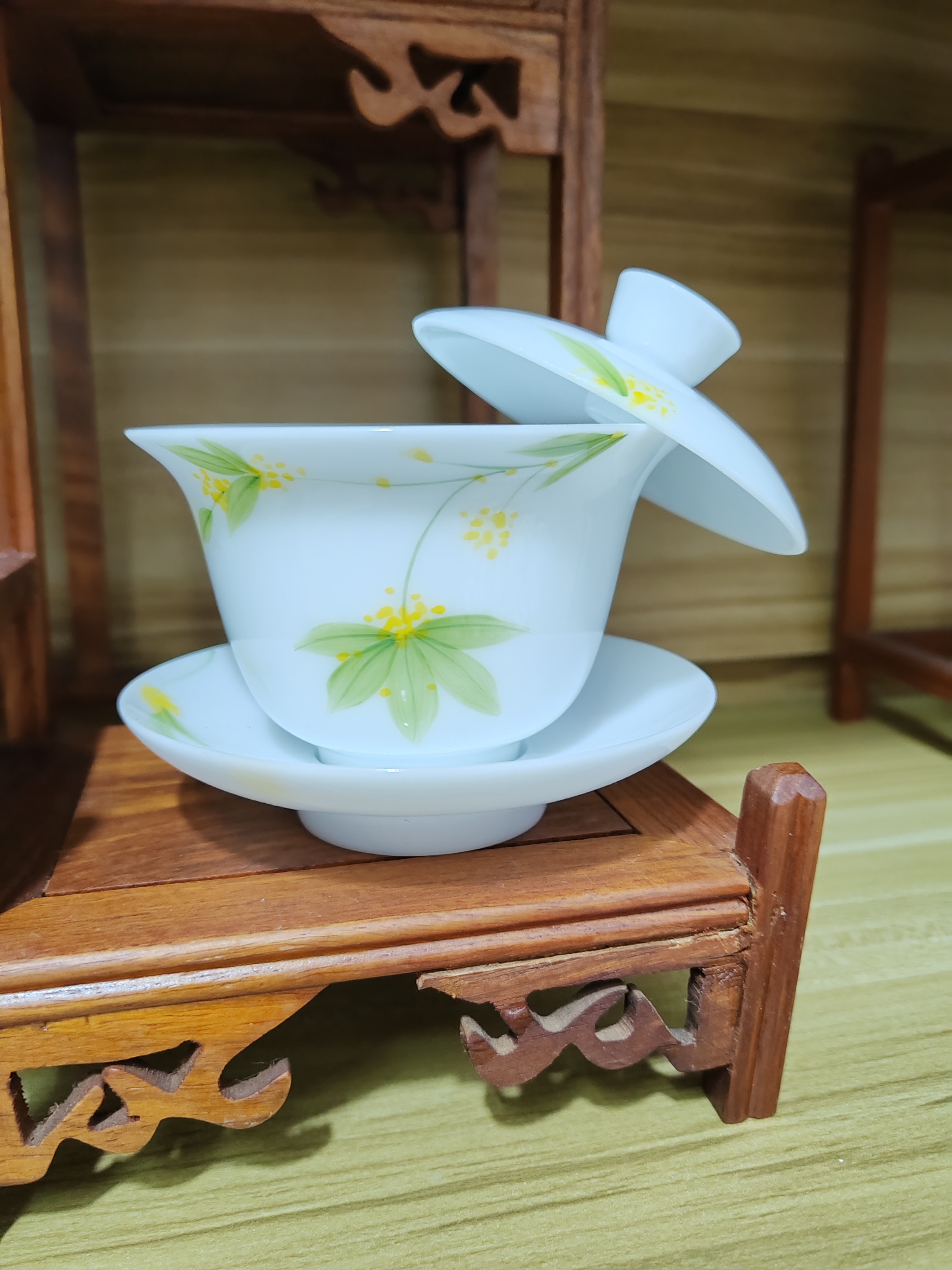 悬停盖碗冰种玉瓷手绘金桂满容约170ml盖下130ml